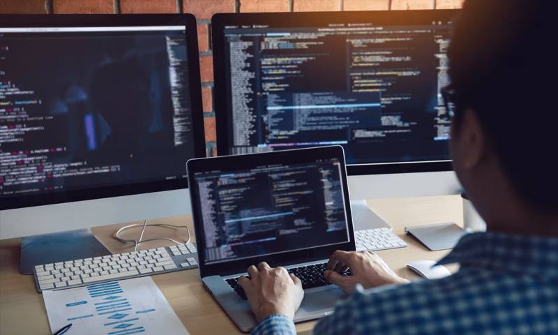 数据科学选型：R与Python如何赋能策勒县网站建设？